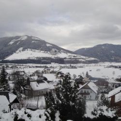 Blick_vom Hotelparkplatz auf die Ortszufahrt nach St.Margarethen.jpg